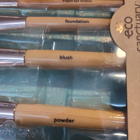 NWT!! Eco Sanctuary Makeup Brushes - Picture 7 of 8